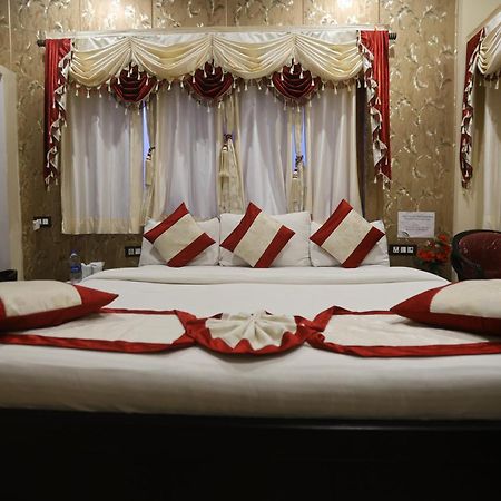 The Ranikhet Continental Hotel Ngoại thất bức ảnh