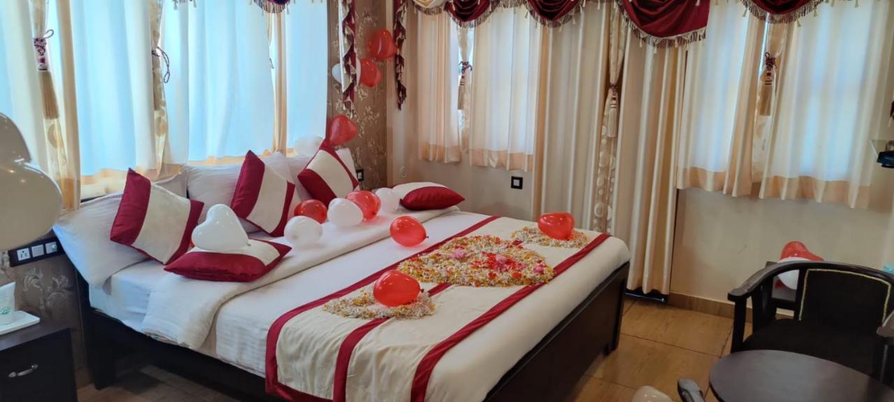 The Ranikhet Continental Hotel Ngoại thất bức ảnh