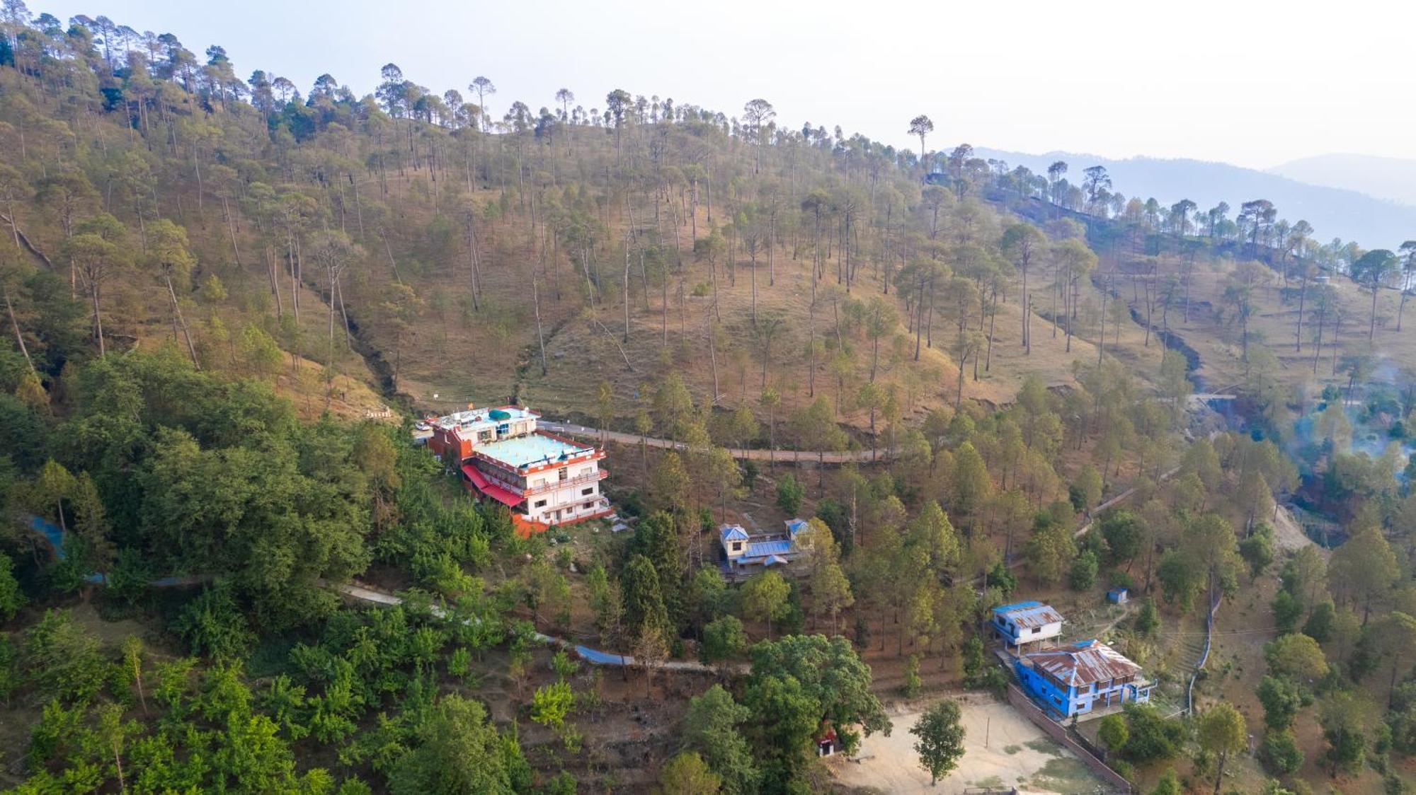 The Ranikhet Continental Hotel Ngoại thất bức ảnh